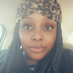 Meet your Posher, Denetria